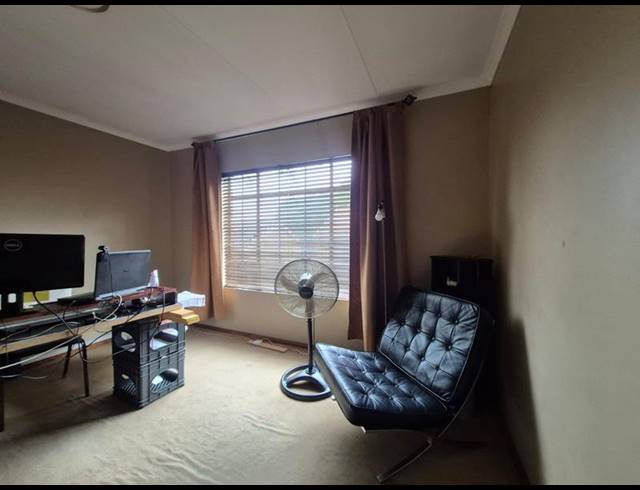 3 BEDROOM TOWNHOUSE FOR SALE IN RADIOKOP